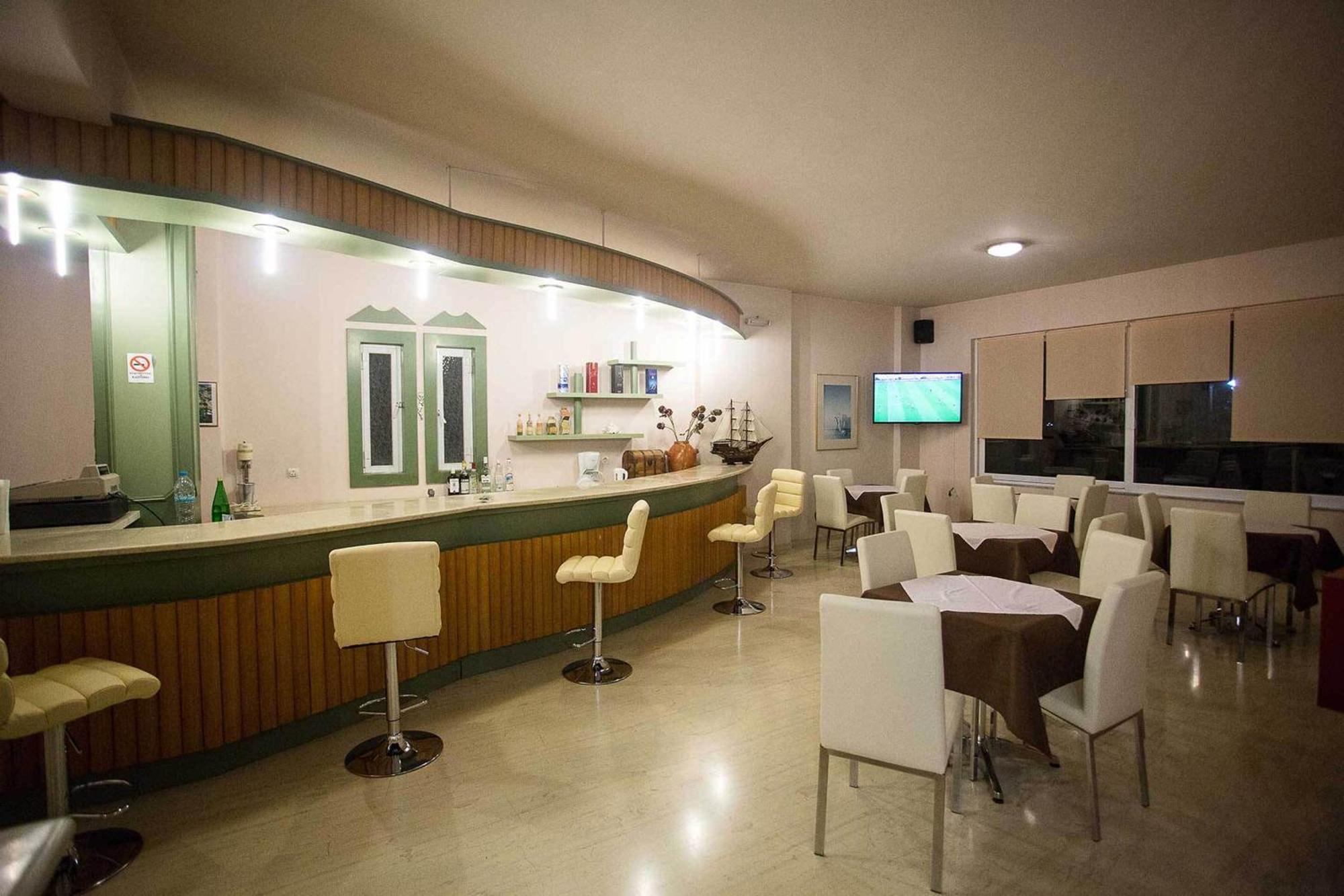 Remvi Hotel - Apartments Stoúpa Exterior foto